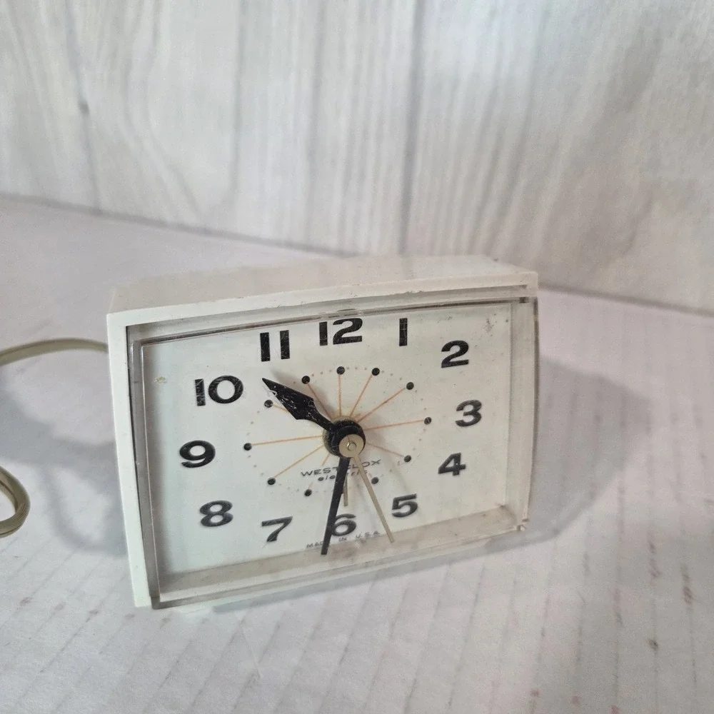Westclox Bold II Dialite Electric Alarm Clock Lighted Dial Vtg 20291 Atomic